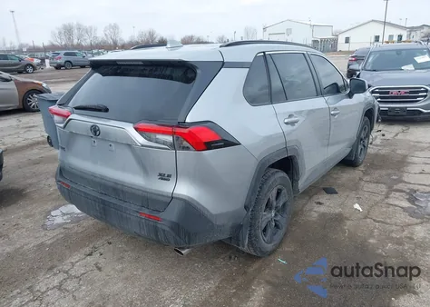 2020 Toyota Rav4 Xle z USA, uszkodzony, nr VIN 2T3P1RFV6LC125816